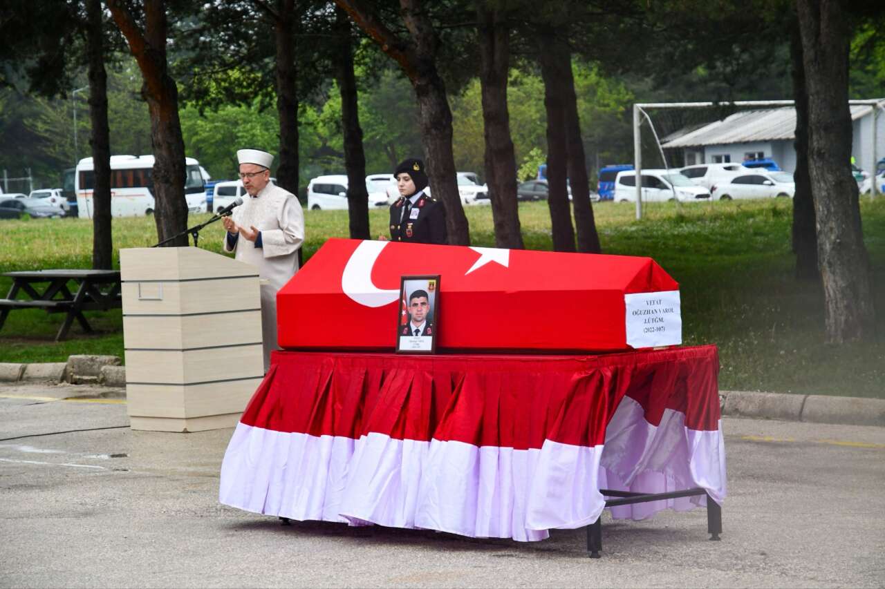 Üsteğmen Oğuzhan Varol’a Konya’da yürek yakan veda 2